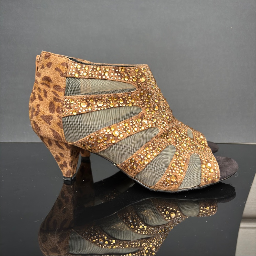 Joan Boyce Embellished Print Bootie Heels Size 8.5W Mobwife Y2K - Picture 3 of 8